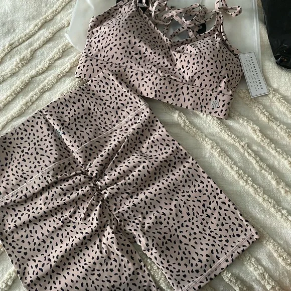 Workout set’s ! - Picture 3 of 4